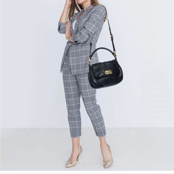 Recently professionally cleaned - Picture 2 of 7